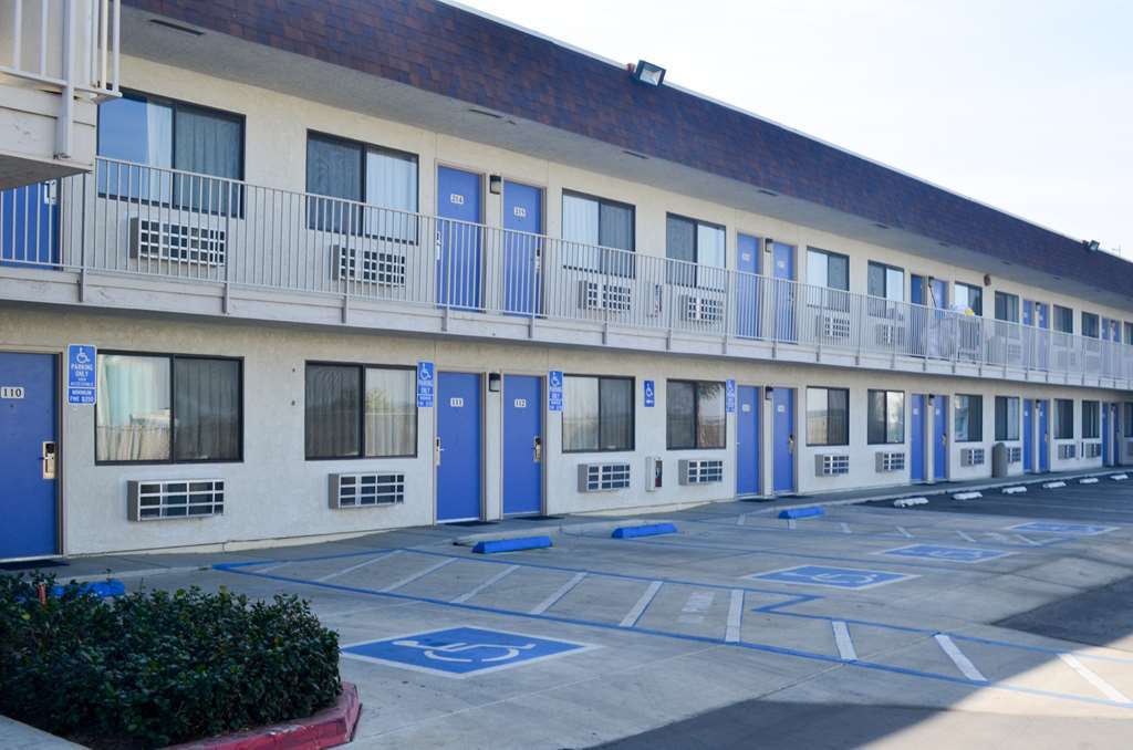 Motel 6 Lost Hills / Buttonwillow Racetrack Exterior foto
